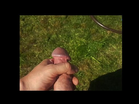 ❤️ Hottie beroa bere pussy arrosa izorratu egiten du eta udako lorategi batean squirt batekin esperma egiten du ❤ Sexua gurean eu.assistirhentai.ru ❌️