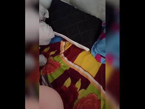 ❤️ Nire gelakidea etxean bakarrik geratzen da, bere senarra oporretara joaten delako eta nik izorratzeko eta ipurdia esnez betetzeko aprobetxatzen dut ❤ Sexua gurean eu.assistirhentai.ru ❌️