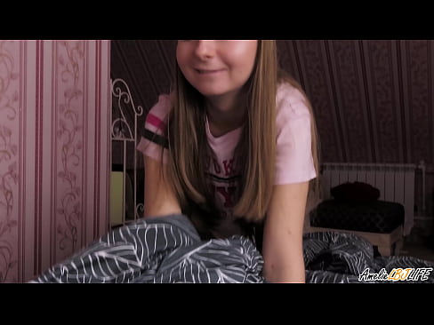 ❤️ Blondie-k bere BFF-ren sakon zurrupatzen du eta esperma jasotzen du ahoan ❤ Sexua gurean eu.assistirhentai.ru ❌️