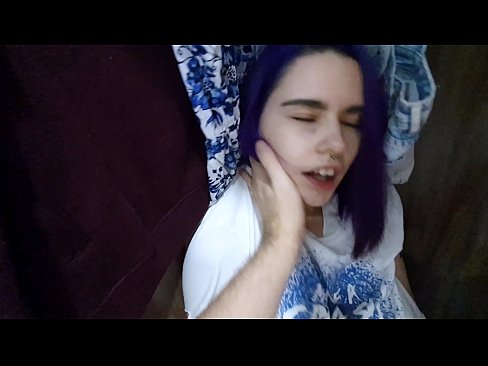 ❤️ Nire ahizpa armairuan aurkitu eta lagundu zion esperma ❤ Sexua gurean eu.assistirhentai.ru ❌️